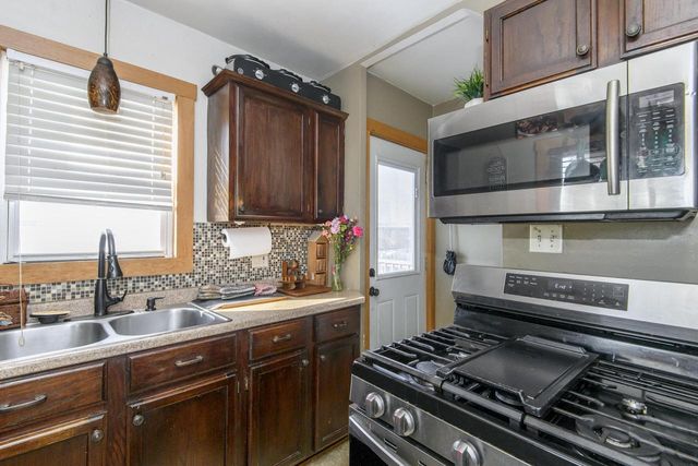 1749 S 69th STREET, West Allis, WI 53214