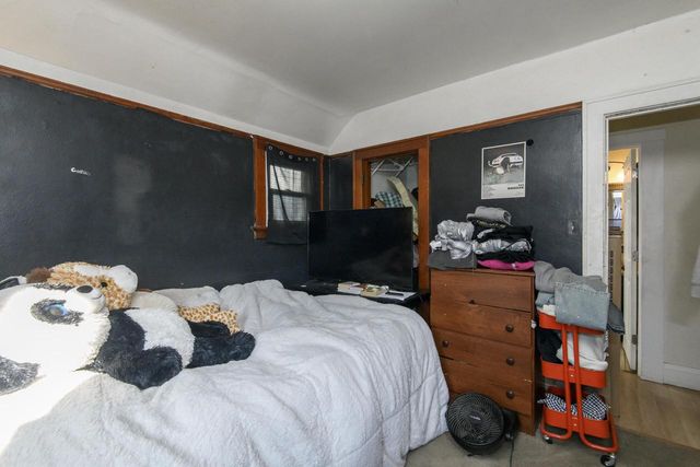 1749 S 69th STREET, West Allis, WI 53214