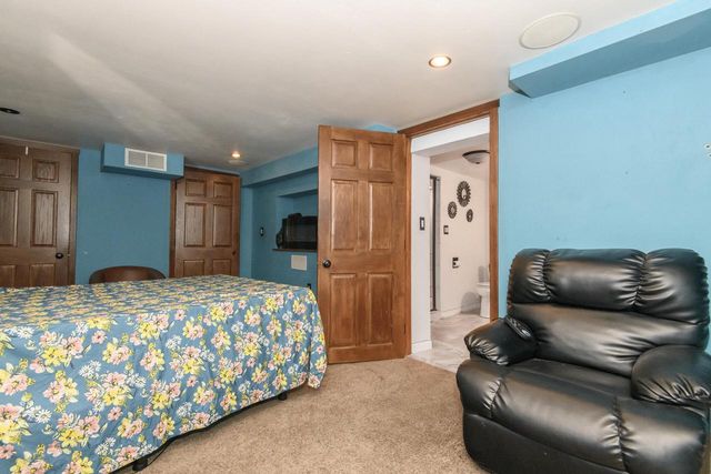 1749 S 69th STREET, West Allis, WI 53214