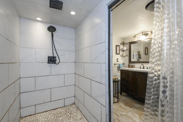 1749 S 69th STREET, West Allis, WI 53214