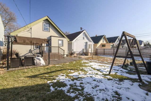 1749 S 69th STREET, West Allis, WI 53214