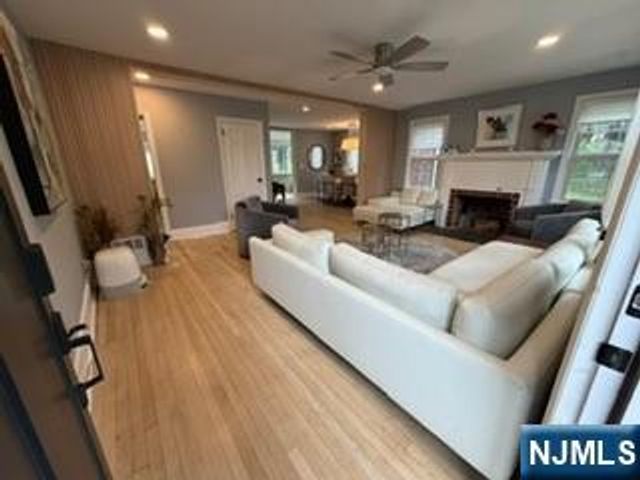 201 Cumley Terrace, Leonia, NJ 07605