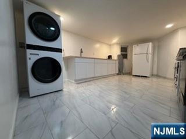 201 Cumley Terrace, Leonia, NJ 07605