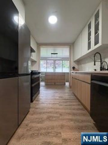201 Cumley Terrace, Leonia, NJ 07605
