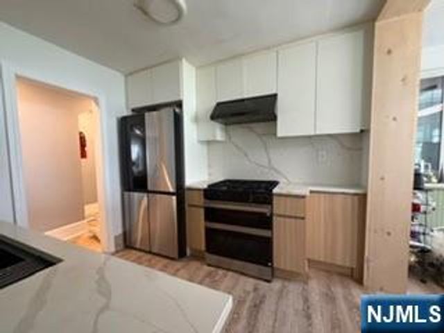 201 Cumley Terrace, Leonia, NJ 07605