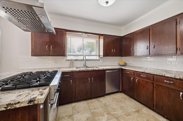 9777 Larston Street, Houston, TX 77055
