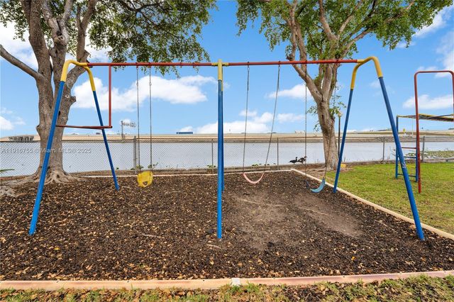 4705 NW 7th St 101-7, Miami, FL 33126