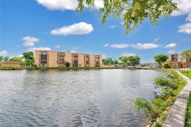 4705 NW 7th St 101-7, Miami, FL 33126