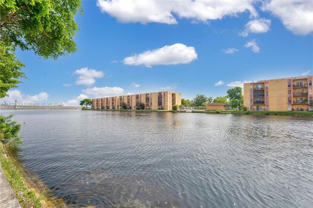 4705 NW 7th St 101-7, Miami, FL 33126