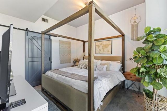 400 W Peachtree NW Street 1215, Atlanta, GA 30308