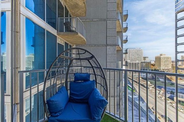 400 W Peachtree NW Street 1215, Atlanta, GA 30308