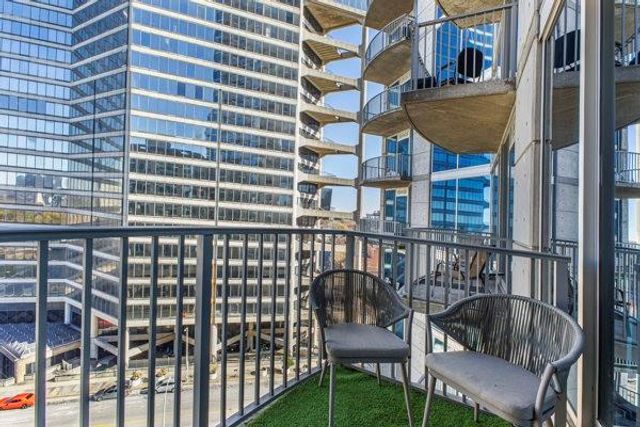 400 W Peachtree NW Street 1215, Atlanta, GA 30308