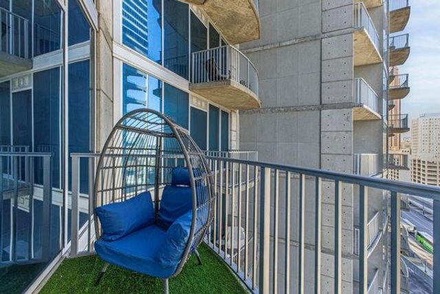 400 W Peachtree NW Street 1215, Atlanta, GA 30308