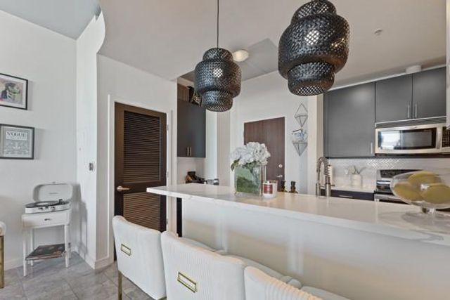 400 W Peachtree NW Street 1215, Atlanta, GA 30308