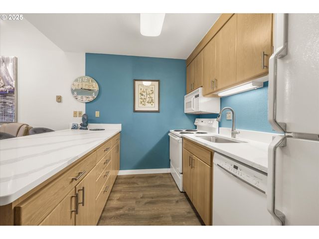 1000 Se BAY Blvd 140, Newport, OR 97365