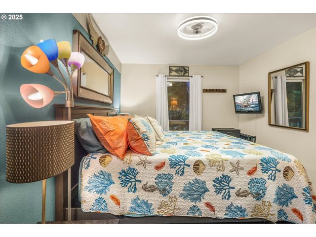 1000 Se BAY Blvd 140, Newport, OR 97365