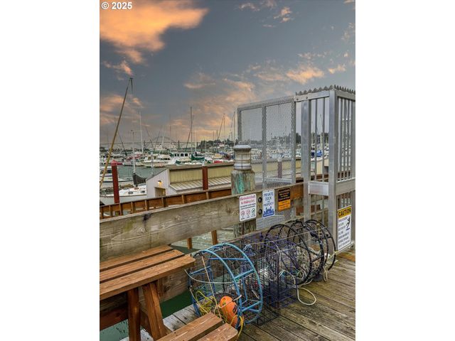 1000 Se BAY Blvd 140, Newport, OR 97365