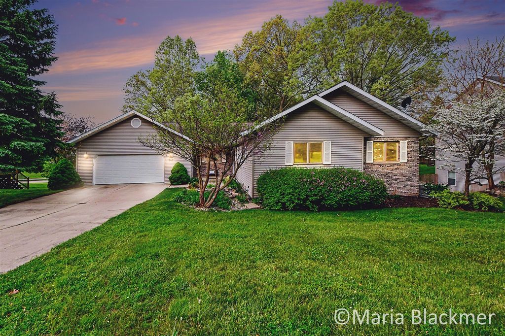947 Southview Drive, Ionia, MI 48846