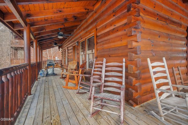 611 Stockton Drive, Sevierville, TN 37876