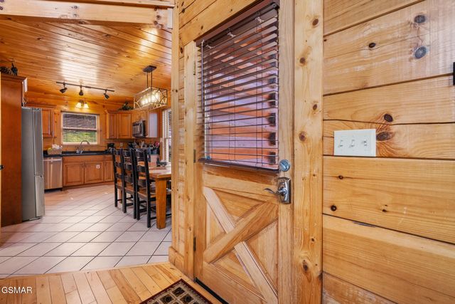 611 Stockton Drive, Sevierville, TN 37876