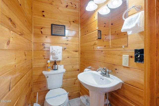 611 Stockton Drive, Sevierville, TN 37876