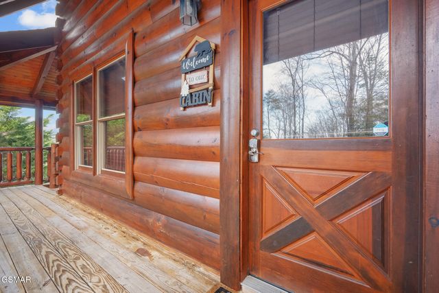 611 Stockton Drive, Sevierville, TN 37876