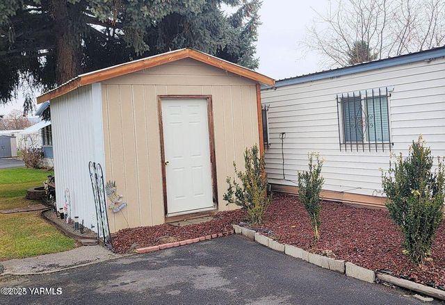 55 W Washington Ave 35, Yakima, WA 98903