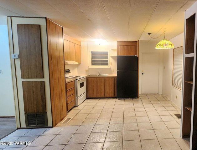 55 W Washington Ave 35, Yakima, WA 98903