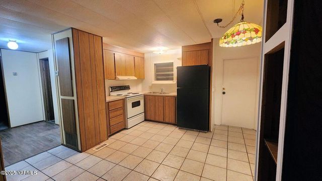 55 W Washington Ave 35, Yakima, WA 98903