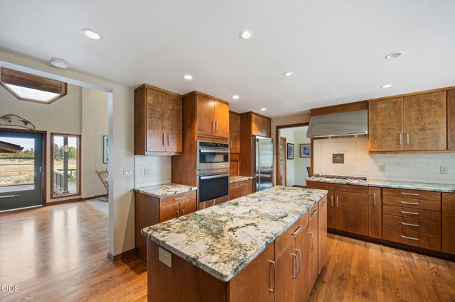 61670 Somerset Drive, Bend, OR 97702