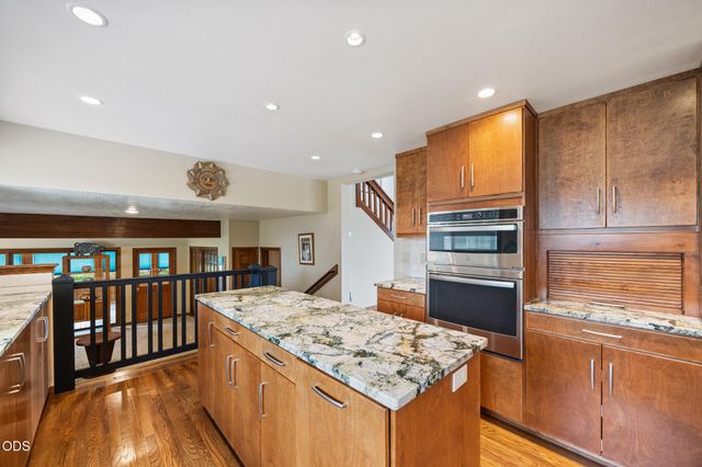 61670 Somerset Drive, Bend, OR 97702