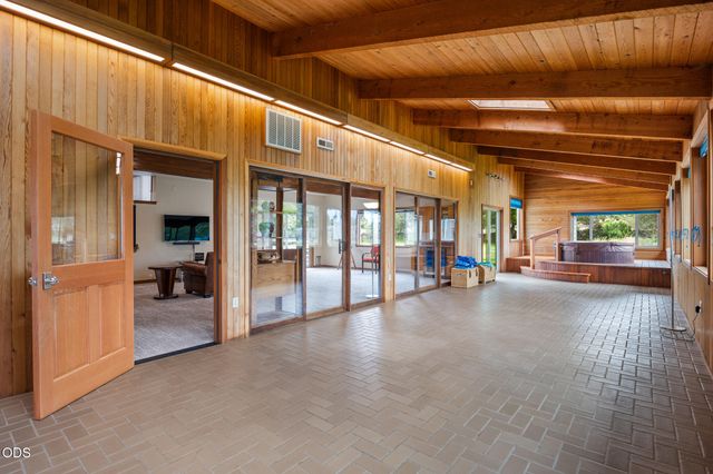 61670 Somerset Drive, Bend, OR 97702