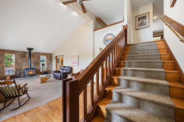 61670 Somerset Drive, Bend, OR 97702