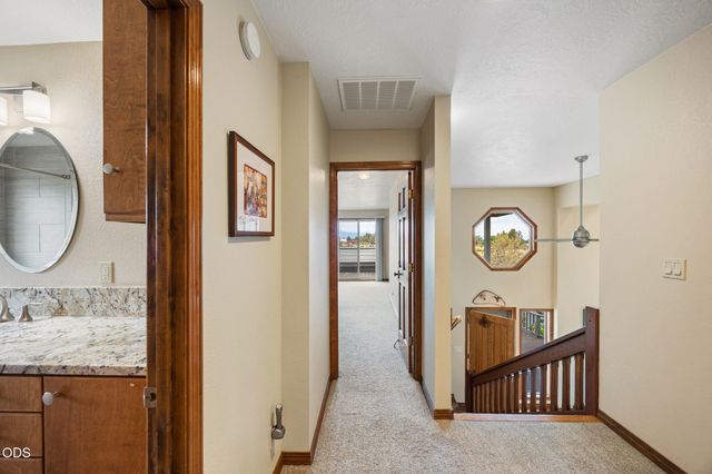 61670 Somerset Drive, Bend, OR 97702