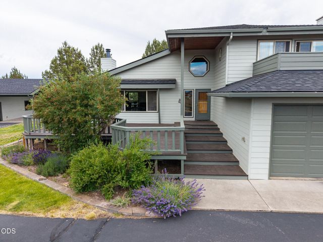 61670 Somerset Drive, Bend, OR 97702