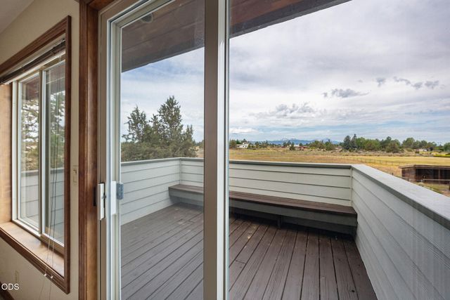 61670 Somerset Drive, Bend, OR 97702