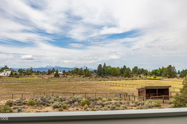 61670 Somerset Drive, Bend, OR 97702