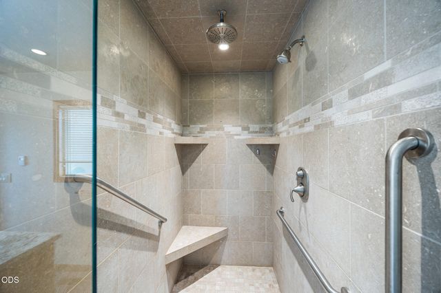 61670 Somerset Drive, Bend, OR 97702