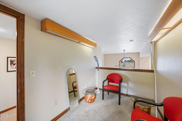 61670 Somerset Drive, Bend, OR 97702