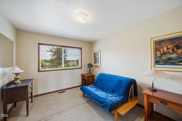 61670 Somerset Drive, Bend, OR 97702