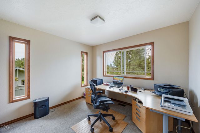 61670 Somerset Drive, Bend, OR 97702