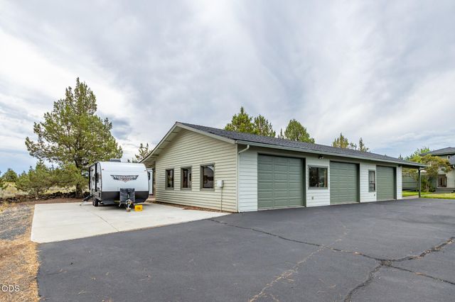 61670 Somerset Drive, Bend, OR 97702