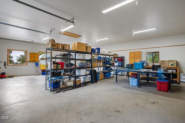 61670 Somerset Drive, Bend, OR 97702