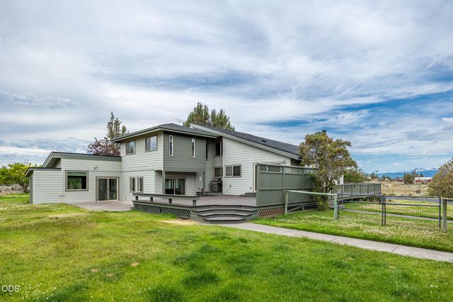 61670 Somerset Drive, Bend, OR 97702