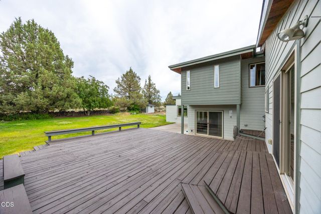 61670 Somerset Drive, Bend, OR 97702
