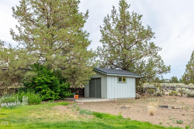 61670 Somerset Drive, Bend, OR 97702