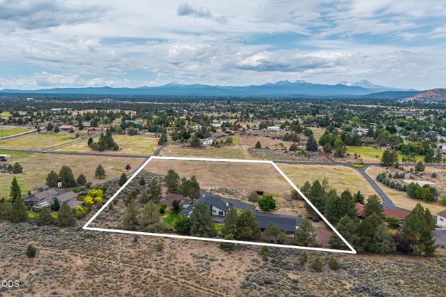 61670 Somerset Drive, Bend, OR 97702