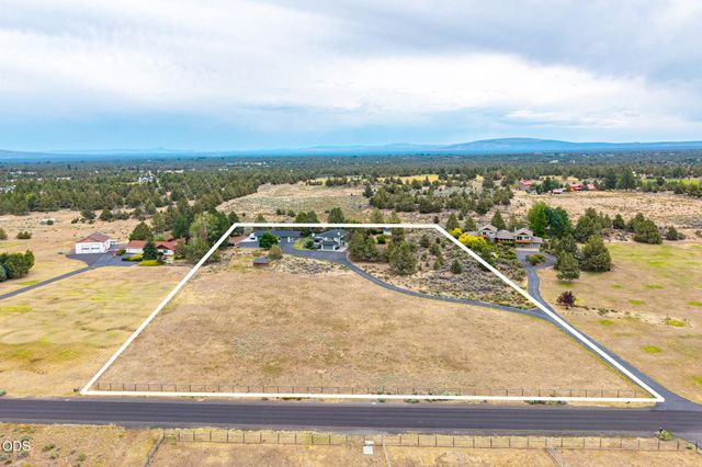 61670 Somerset Drive, Bend, OR 97702
