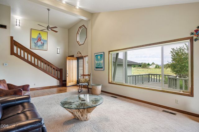 61670 Somerset Drive, Bend, OR 97702