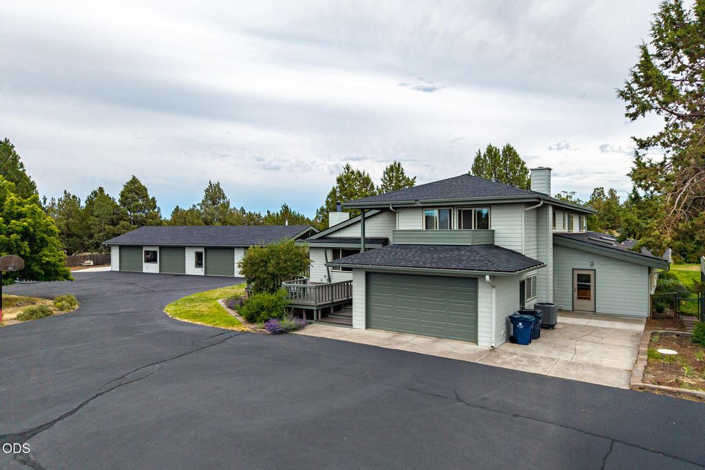 61670 Somerset Drive, Bend, OR 97702